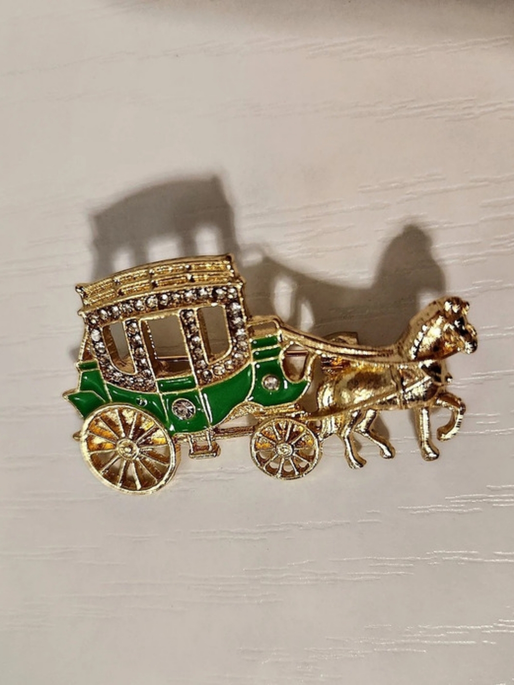 Horse-Drawn Carriage Brooch in Green & Gold New